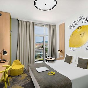 Design Kamer met Twee Aparte Bedden